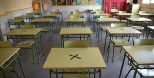 Dos colegios privados reportan casos de covid; autoridades presentan protocolo escolar