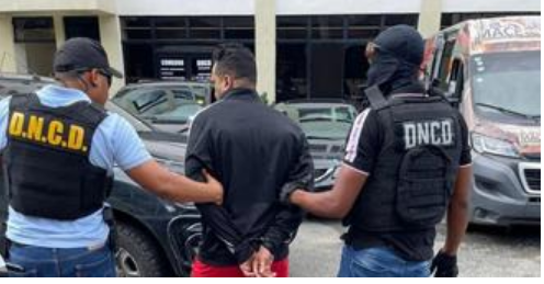 Dirección Nacional de Control de Drogas (DNCD) y miembros del Ministerio Público arrestaron
